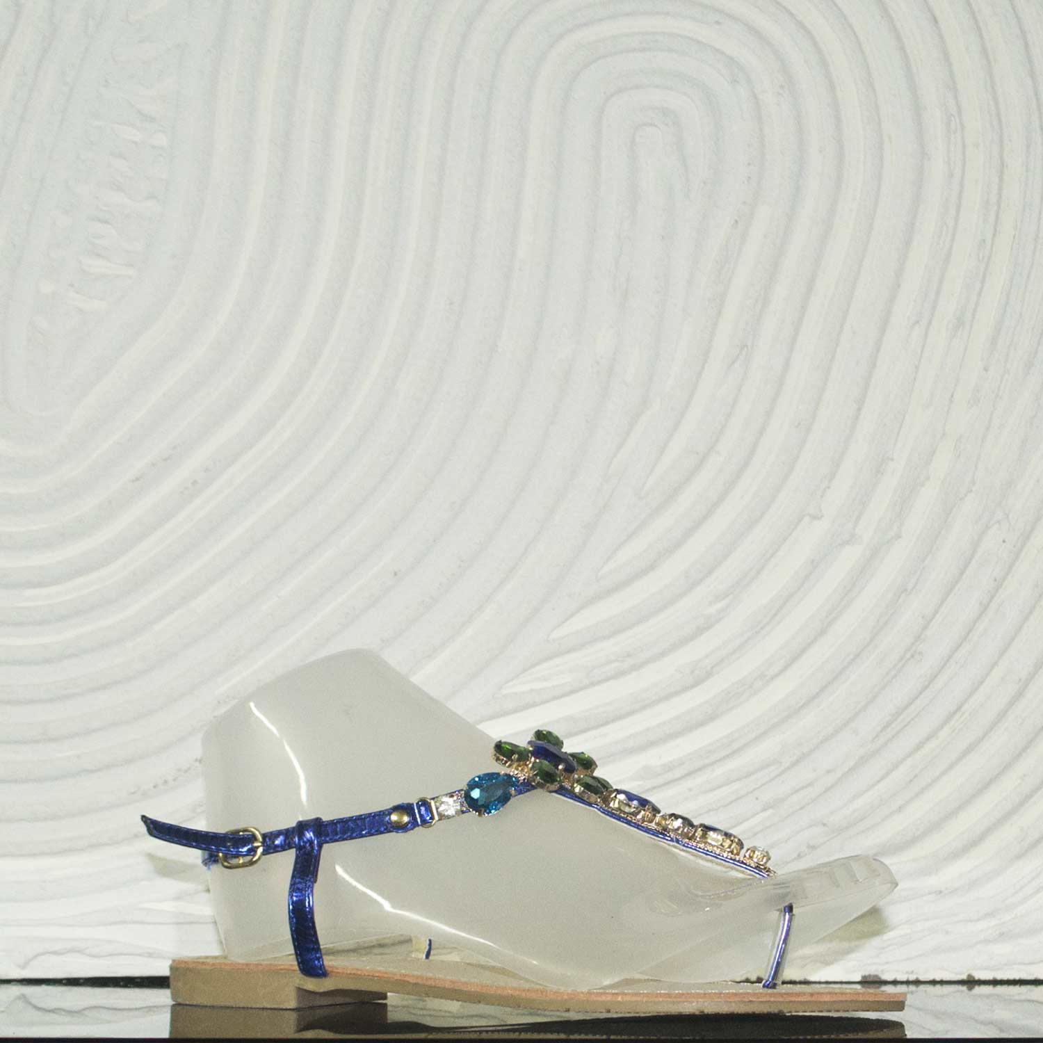 Scarpe donna sandali gioiello bassi blu cinturino gioiello multicolor frontale