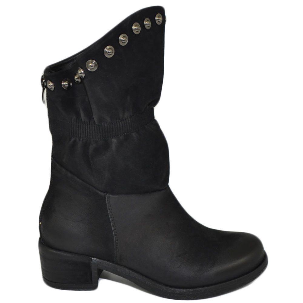 Stivaletti scarpe donna nero biker con borchie in pelle effetto nubuk  asimmetrico moda con zip comodo