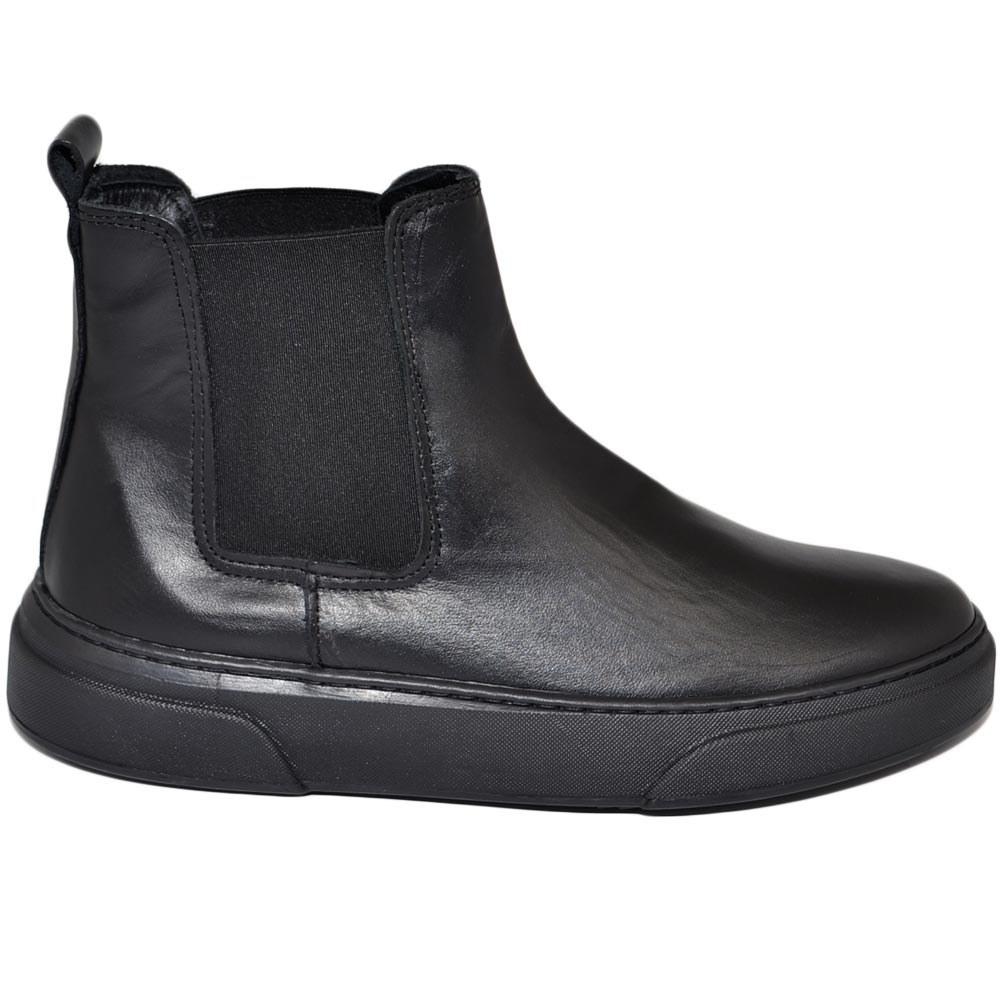 Beatles uomo stivaletto con elastico in vera pelle nappa nero gomma nera sportiva casual made in italy handmade.