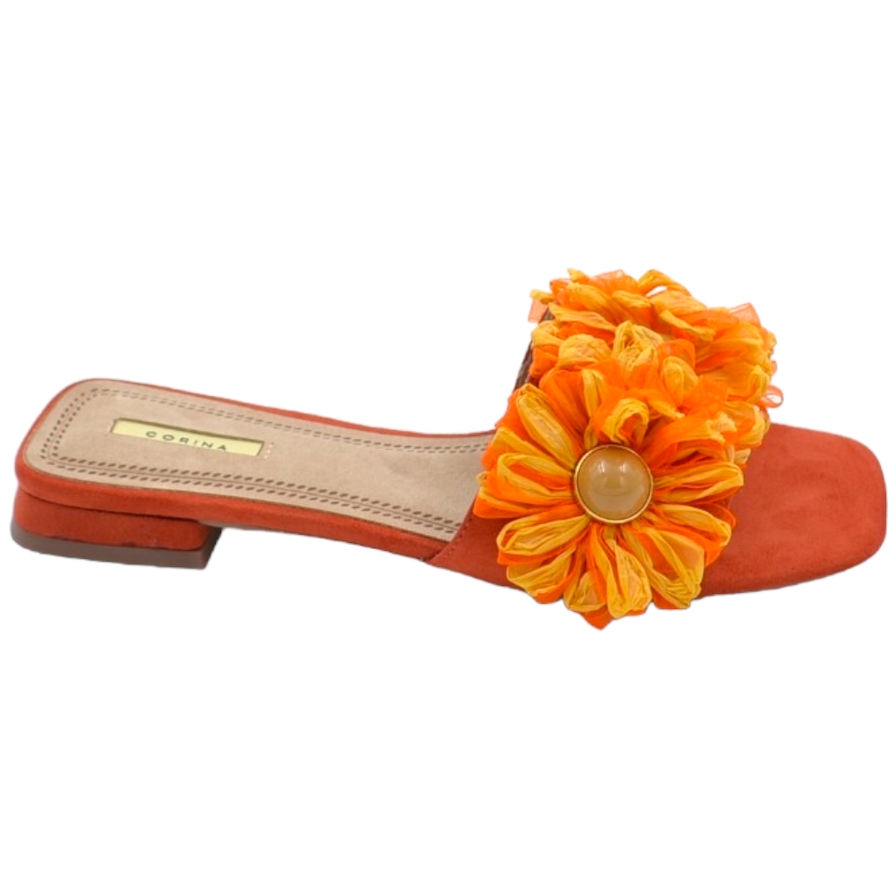 Pantofoline donna mule arancione con applicazioni floreale voluminosa colorata punta quadrata morbide tacco largo 1 cm.