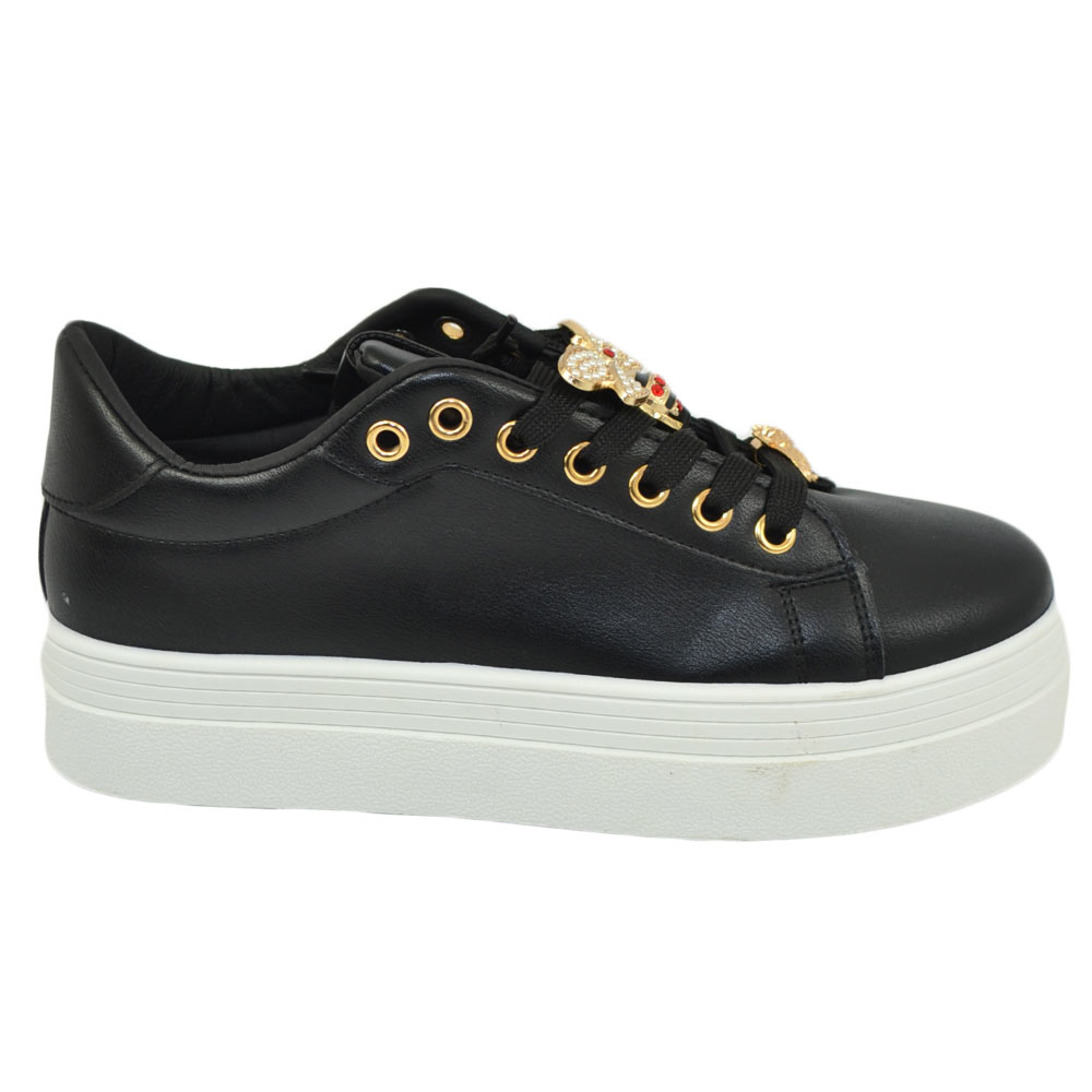 Sneakers donna nero pelle con fondo zeppa compatto gomma uniforme applicazione oro strass ape comodo moda