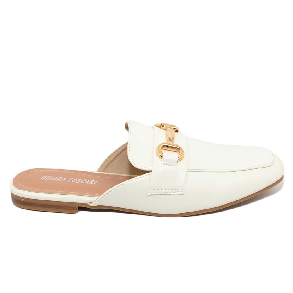 Sabot mocassino college bianco donna flat a punta quadrata tallone scoperto e accessorio metallico oro raso terra mules