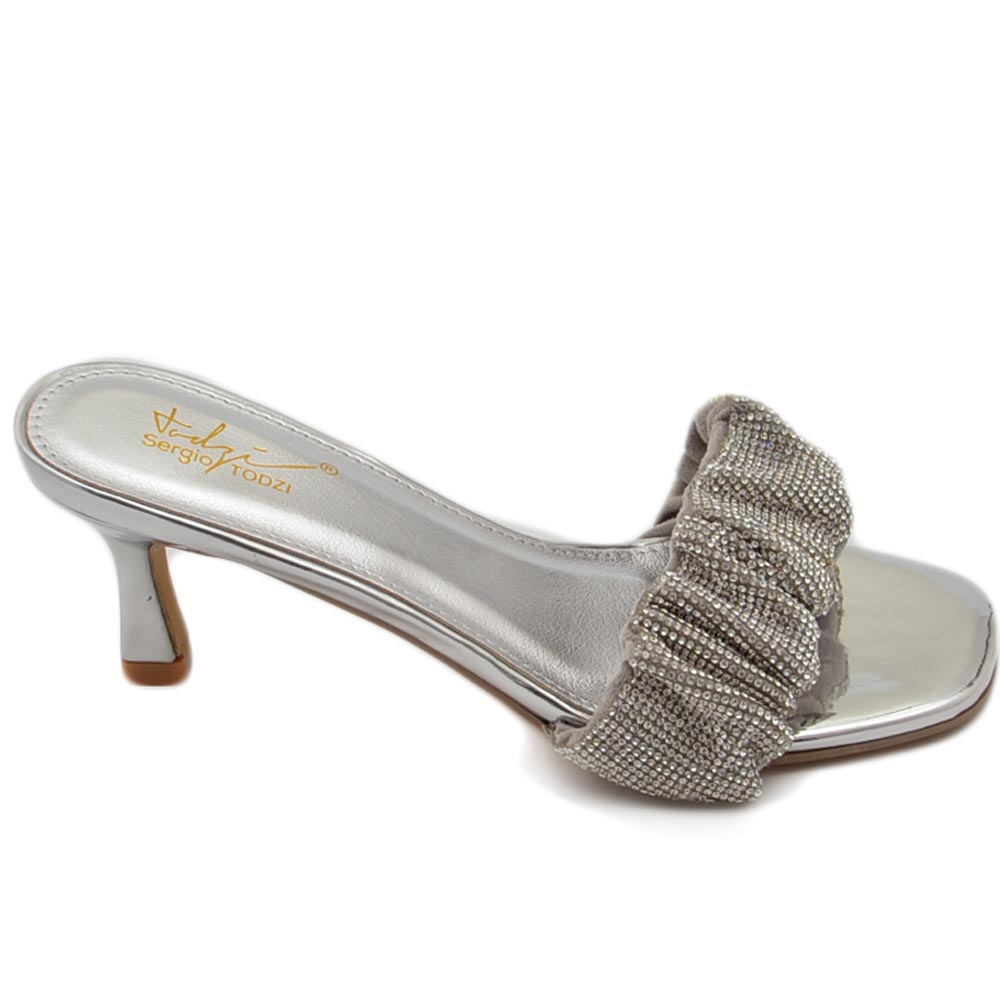 Sandalo gioiello argento donna tacco sottile 7 cm fascia arricciata di strass luccicanti cerimonia evento open toe.