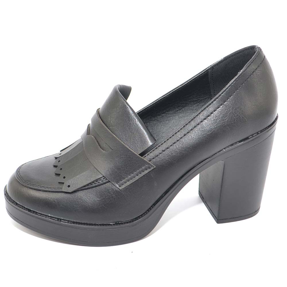 Scarpe donna inglesine nero mocassini con tacco grosso e frange plateau  gomma business woman donna stringate francesine Malu Shoes | MaluShoes