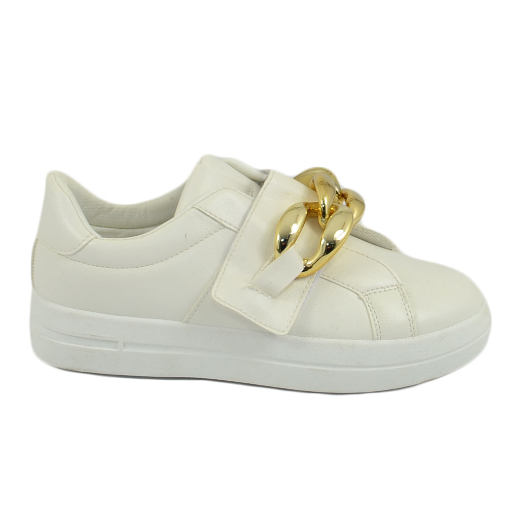Sneakers bassa donna bianco suola basic gomma con strappo e catena oro rimovibile comodo moda morbido antiscivolo.