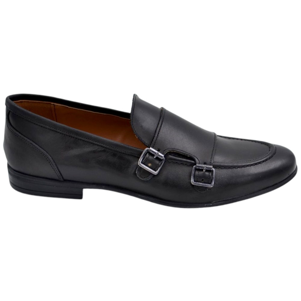 Mocassino uomo doppia fibbia in vera pelle di nappa spazzolata nero con fondo sottile in gomma handmade in italy.
