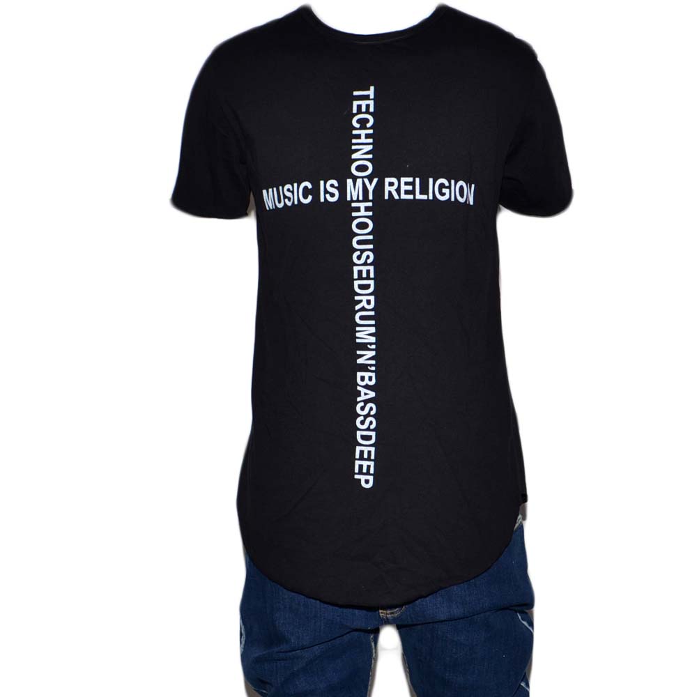 T-Shirt lunga uomo nera oversize maniche corte scritta la music is my religion street style estate.