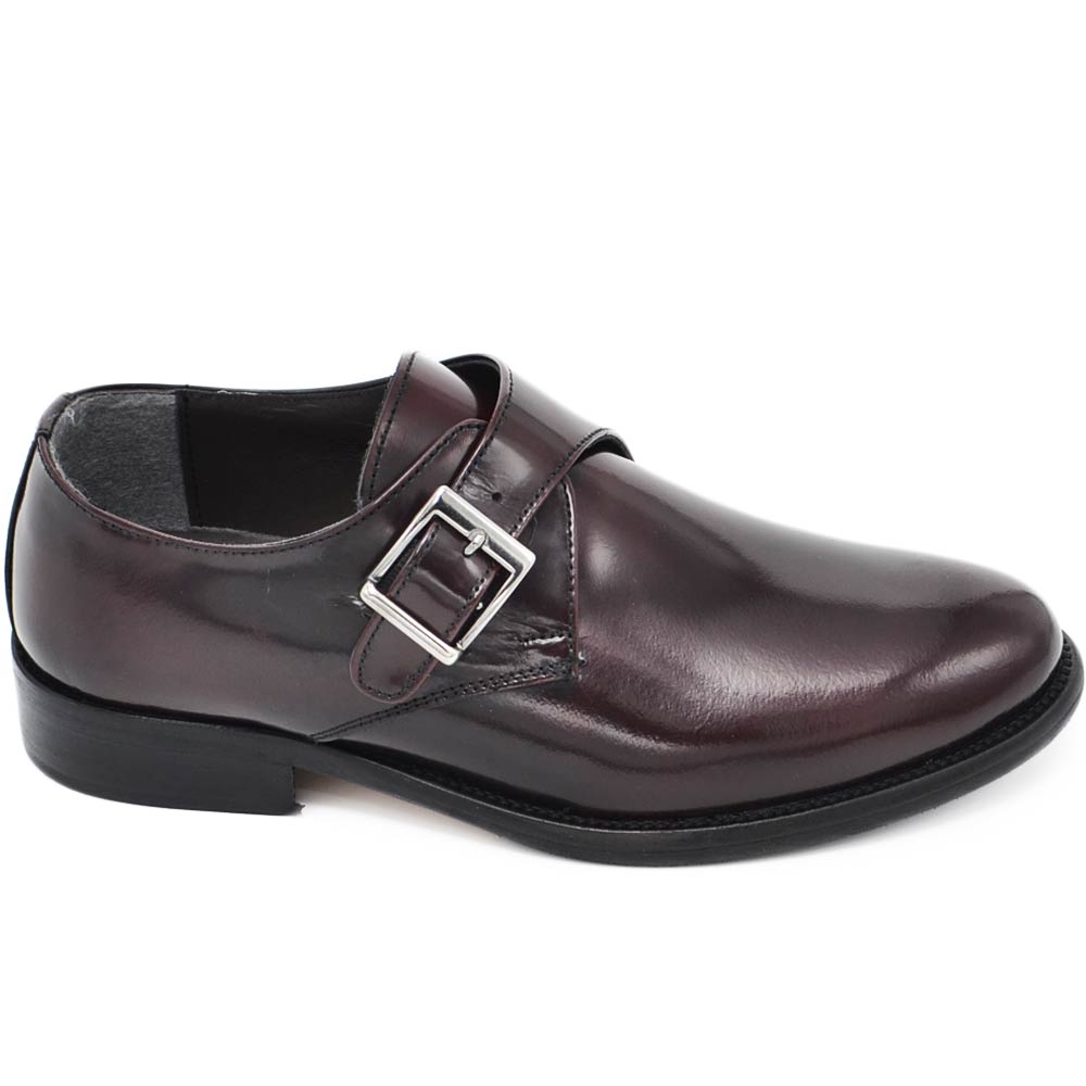 Scarpe uomo con fibbia eleganti vera pelle bordeaux abrasivato suola cuoio con antiscivolo handmade in italy .