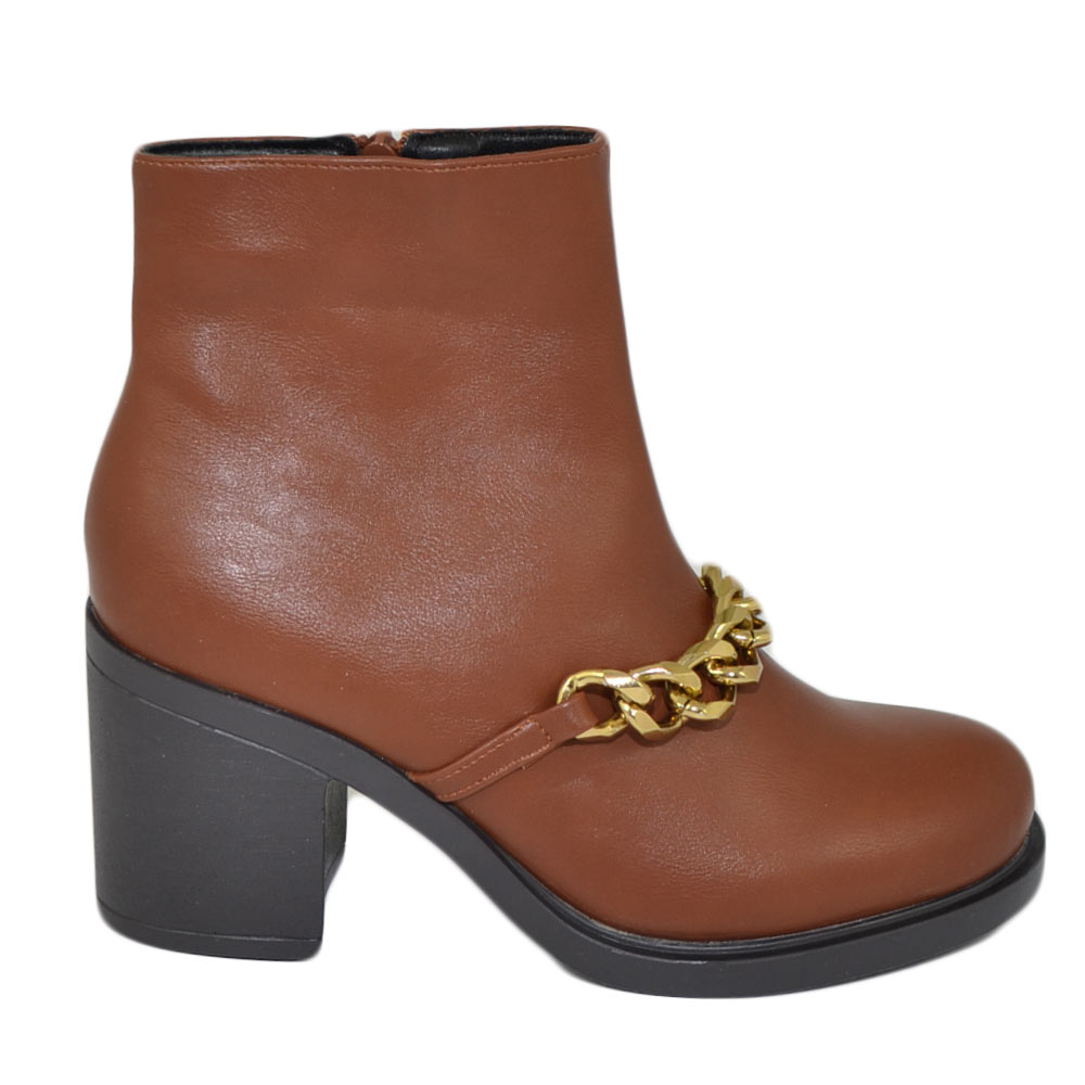 Stivaletti donna tronchetto cuoio tacco comodo largo 6 gomma con catena in punta oro moda tendenza zip