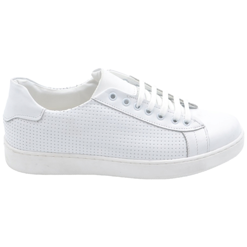 Scarpa sneakers bassa uomo basic vera pelle intrecciata bianco linea fondo in gomma bianco ultraleggero 2 cm moda casual.
