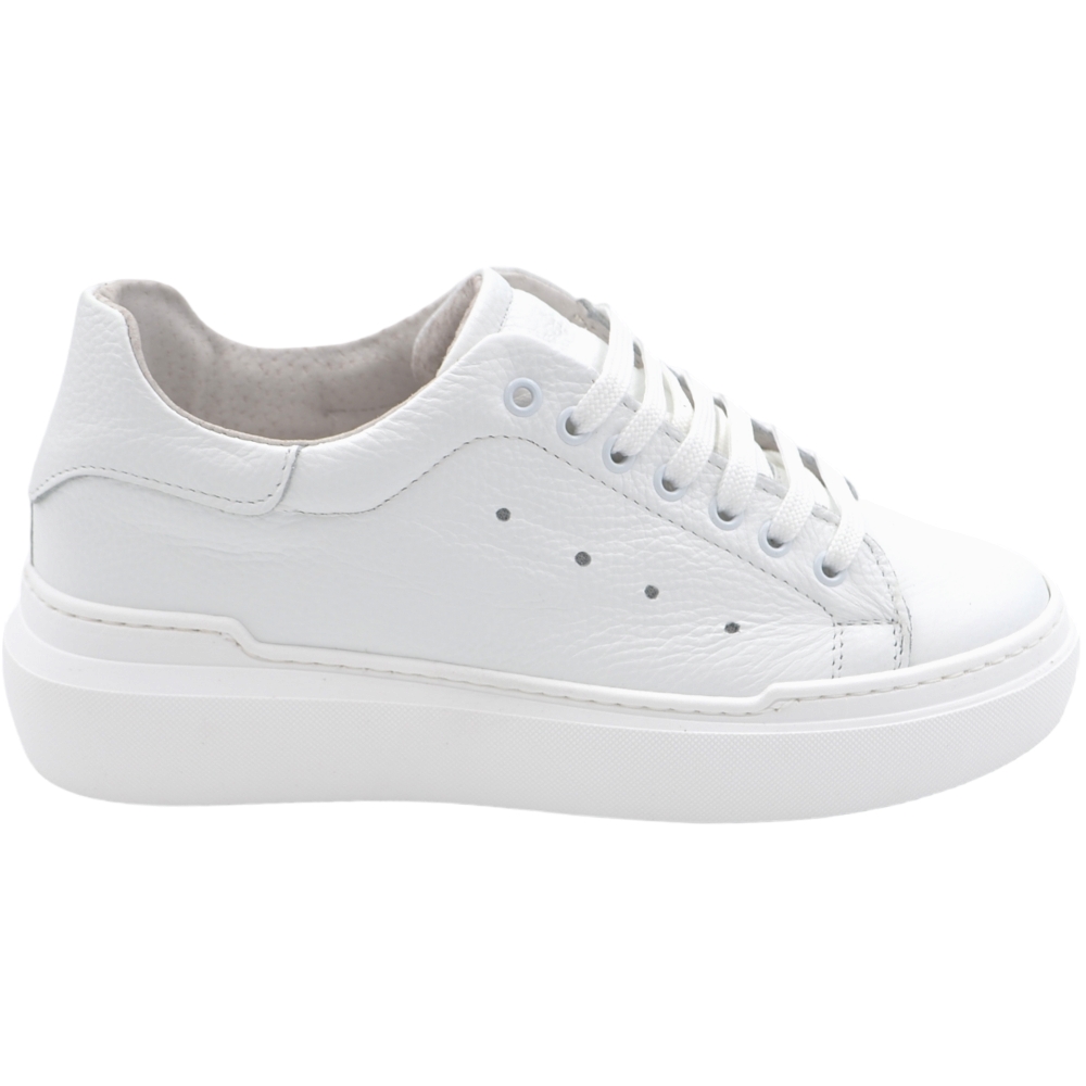 Sneakers uomo bianco in vera pelle con riporto tono su tono fondo alto 4 cm anatomico moda street made in italy.