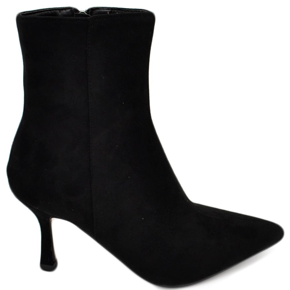 Tronchetto stivaletto camoscio nero donna linea Basic con tacco a spillo basso 7 cm aderente con zip a punta