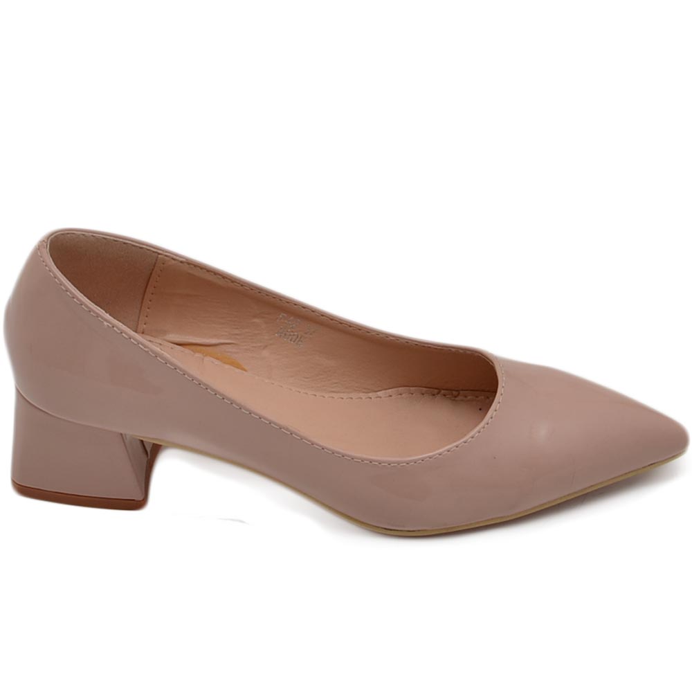 Decollete' donna basso a punta in vernice lucido beige nude con tacco quadrato 4 cm linea basic.