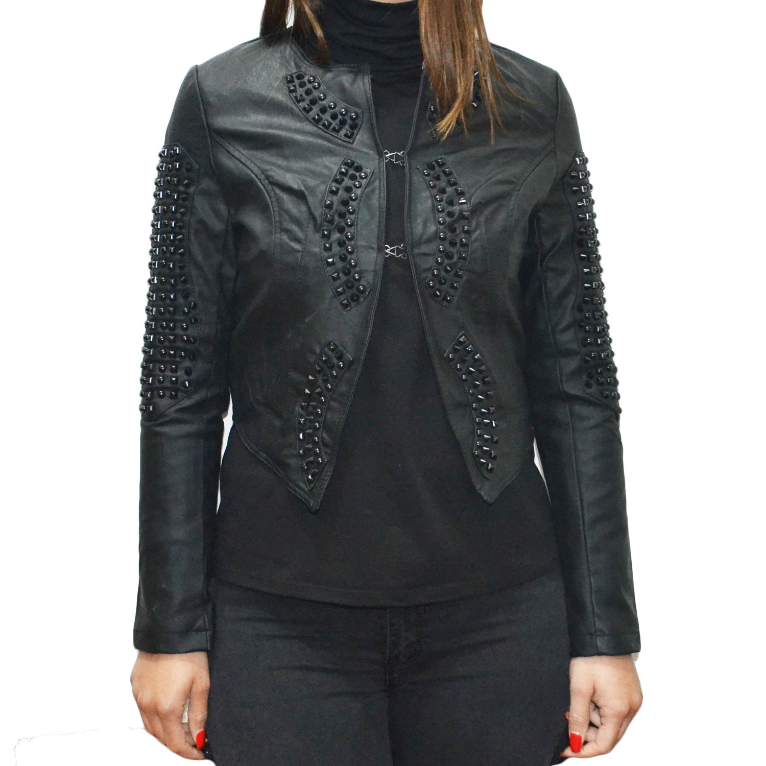 giubbino biker di pelle nero  borchie tono su tono a punta e ganci slim fit avvitato corto moda trend 