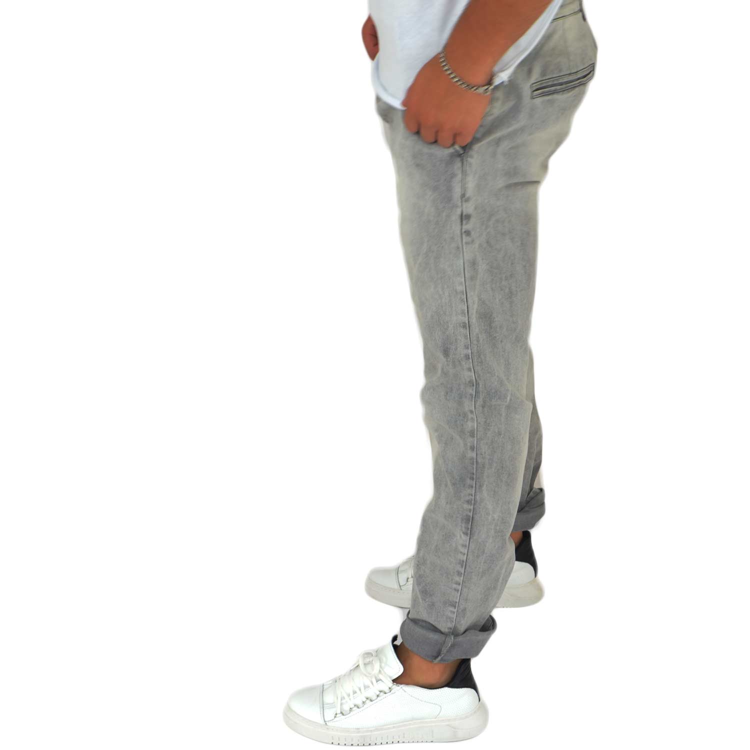 Pantaloni jeans grigio denim slim. skinny fit.chiusura zip con tasche e  sfumature chiare moda giovanile uomo jeans Malu Shoes | MaluShoes
