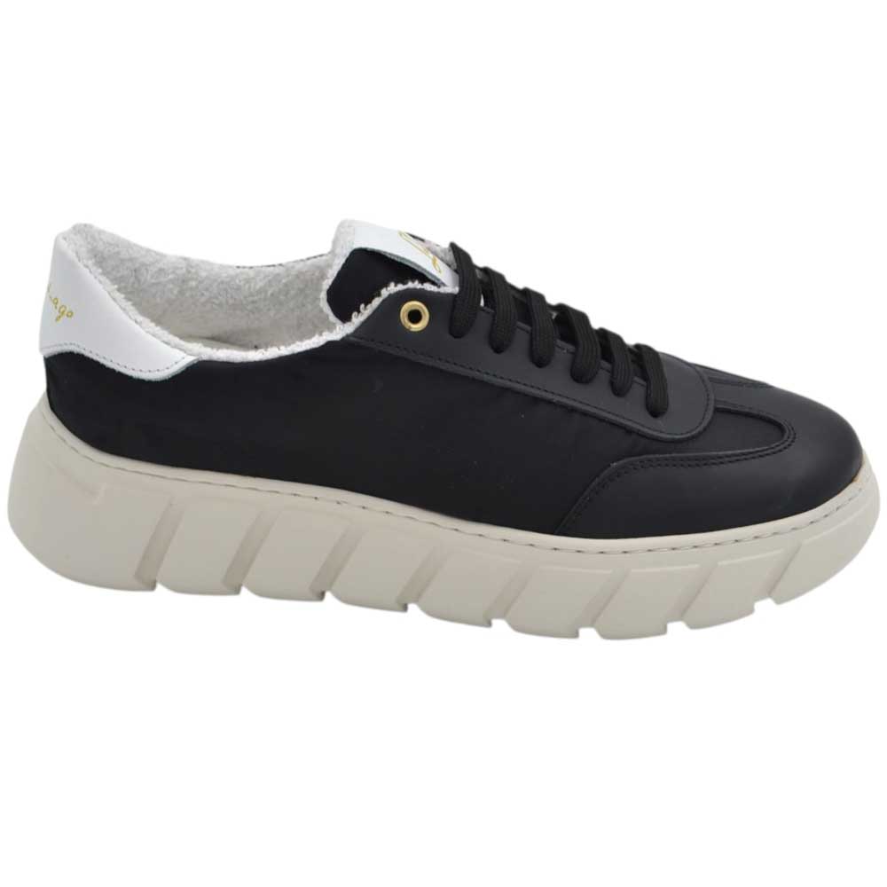 LUISANTIAGO FAMOUS 991 Sneakers dinamica in vera pelle e tessuto tecnico giubbino nero con gomma alta Eva light bianco.