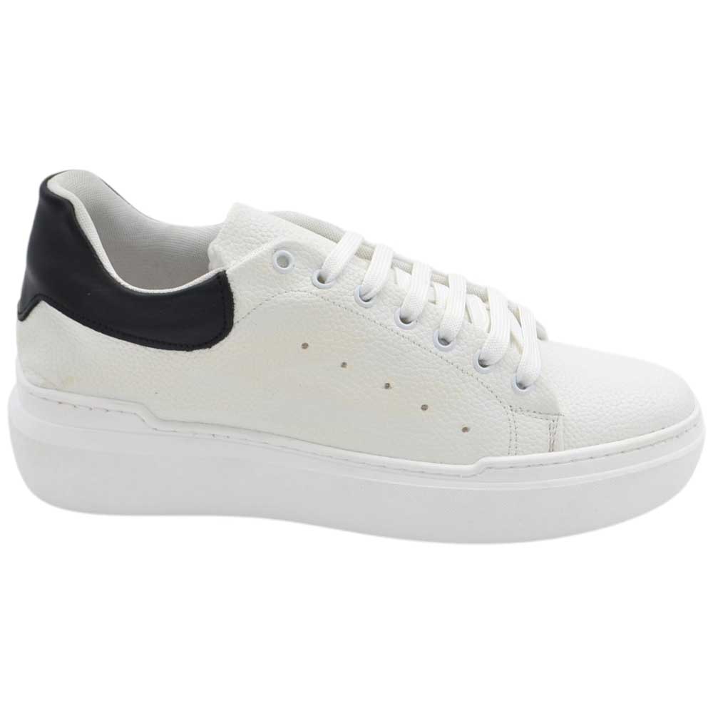 Sneakers Competitor 961 uomo bassa in vera pelle bottata bianca con fortino nero fondo val in gomma eva made in Italy.