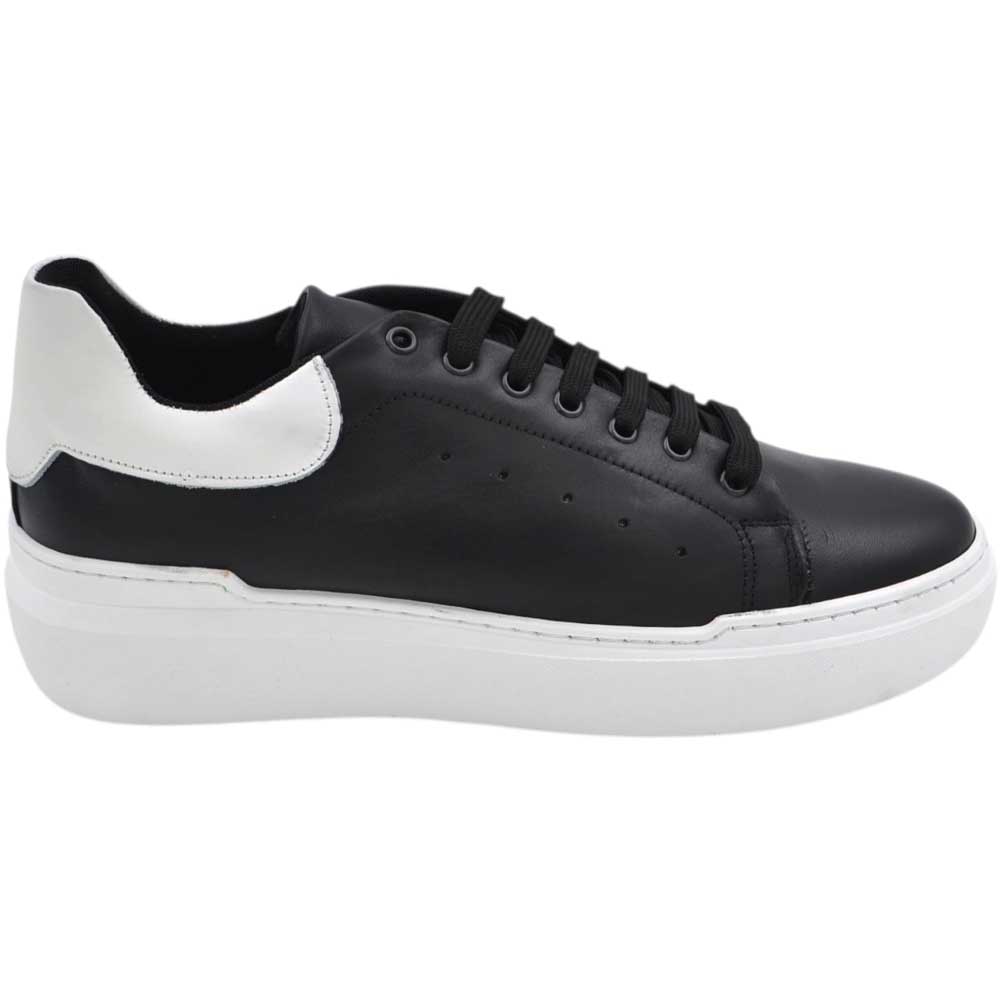 Sneakers Competitor 961 uomo bassa in vera pelle nera con fortino bianco fondo val in gomma eva lacci made in Italy