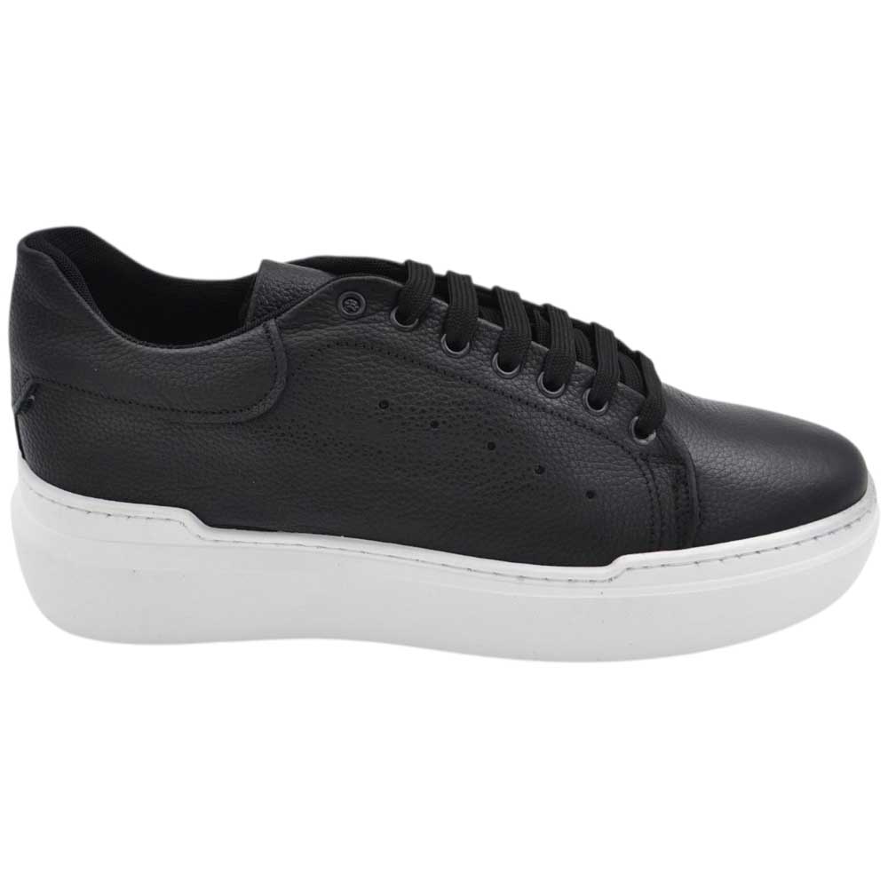 Sneakers competitor 961 uomo bassa in vera pelle bottata nera con fondo val in gomma eva lacci made in italy	.