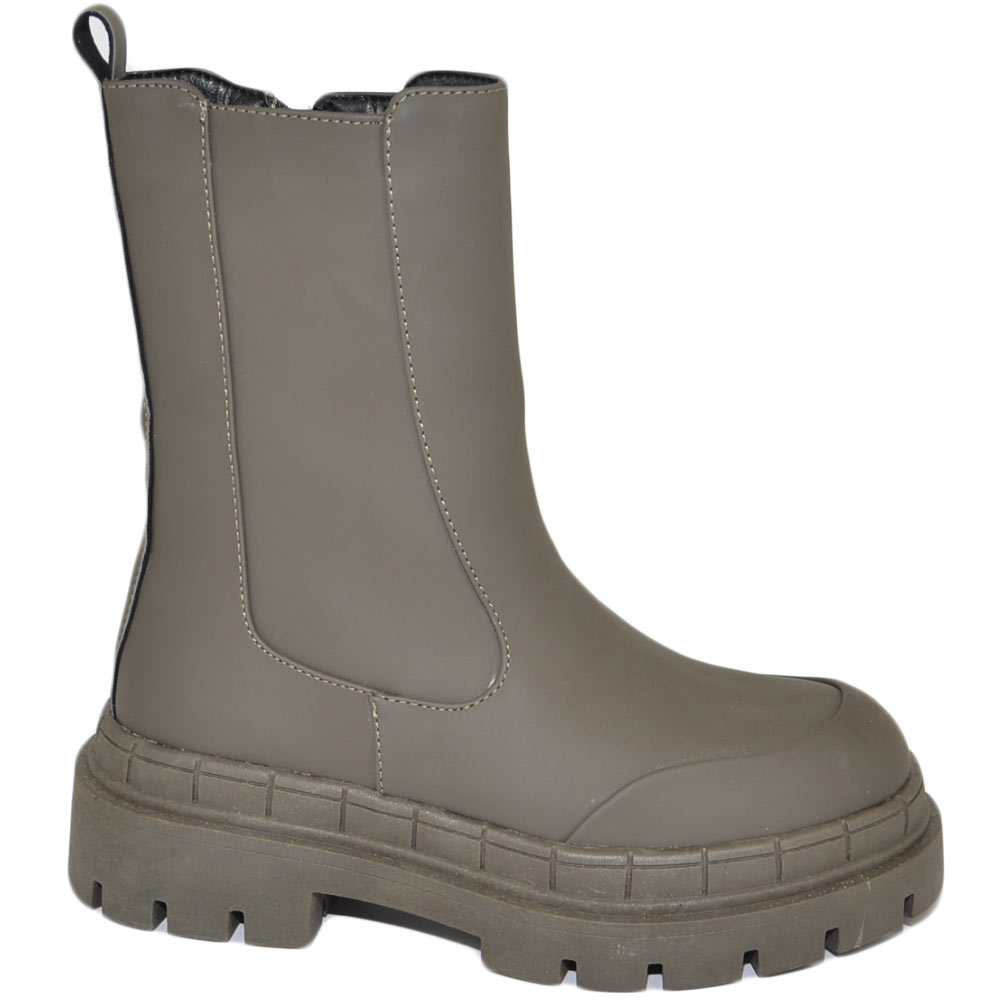 Stivaletti donna platform chelsea boots combat verde militare gommato fondo alto zip elastico laterale moda tendenza.