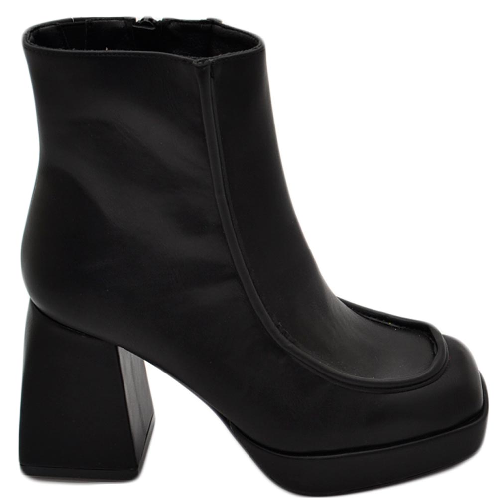 Tronchetto donna platform nero punta quadrata con bordo in rilievo zip laterale tacco grosso 10 e plateau 3 cm .