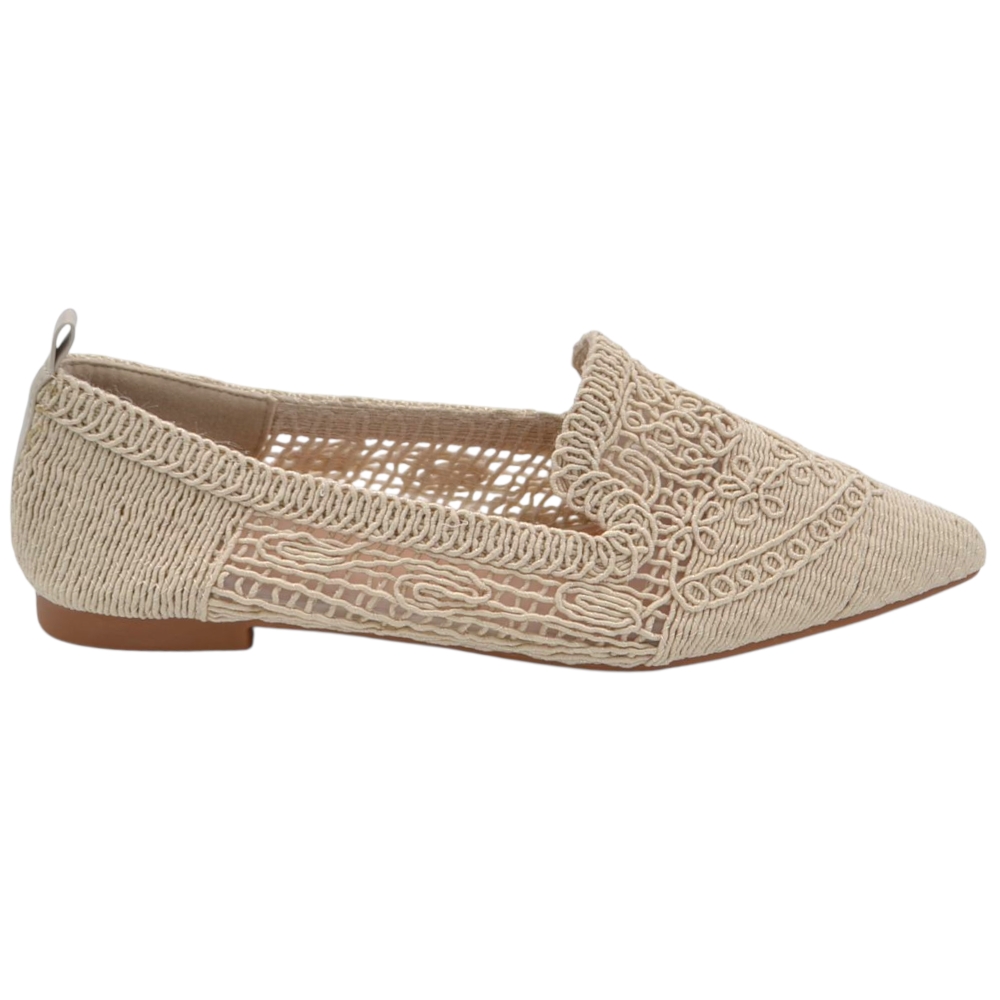 Ballerina donna beige in tessuto lavorato a maglia con punta affusolata e suola in gomma tacco piatto.