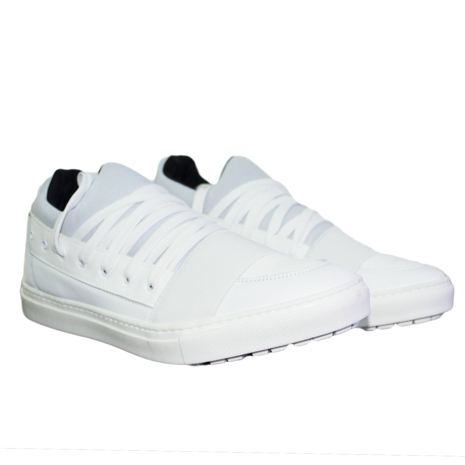 Sneakers bassa lacci elastic 18 buchi .