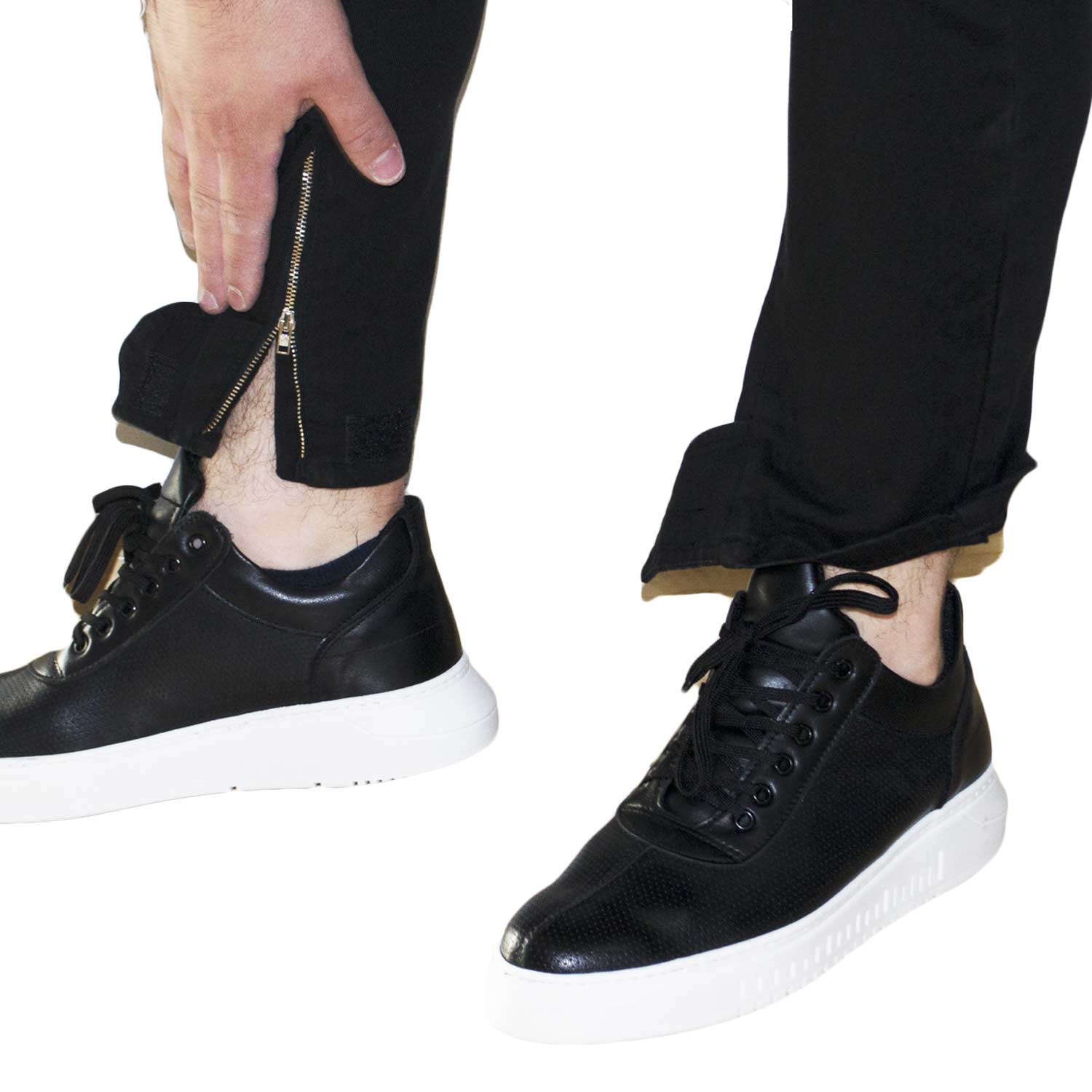 Pantaloni Jeans nero art 03945 denim biker. Skinny fit. Chiusura con  bottone e cerniera. Cinque tasche. strappo moda cerniera sulla caviglia uomo  jeans made in italy | MaluShoes