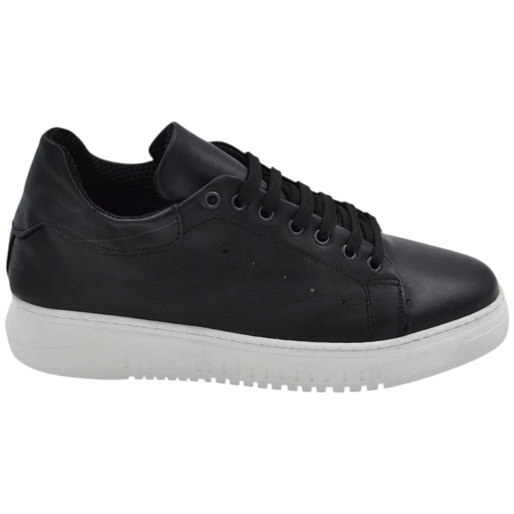 Sneakers 951 uomo bassa in vera pelle vitello nero con fondo army in gomma eva lacci casual made in Italy.