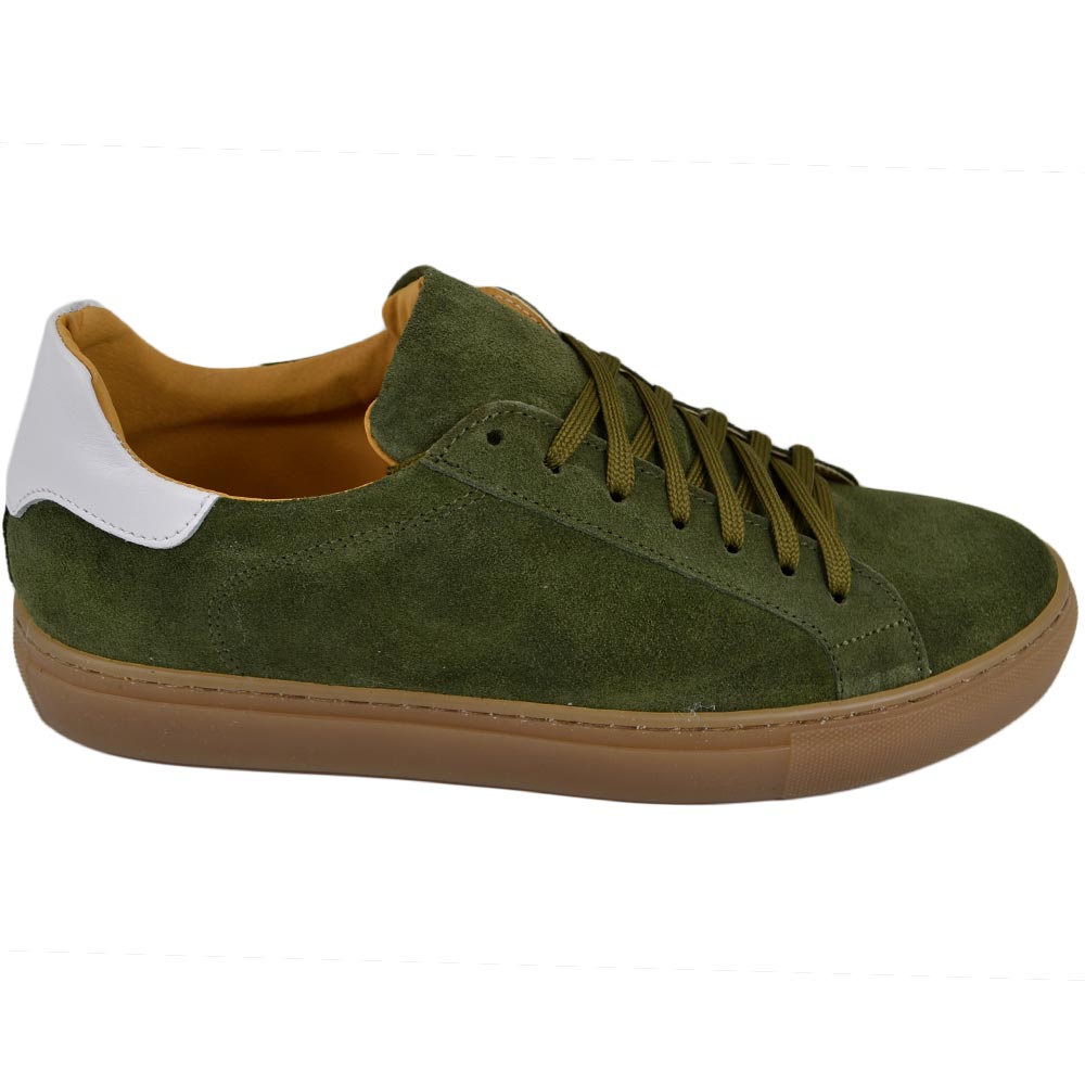 Sneakers uomo in vera pelle scamosciata verde con talloncino in pelle bianca gomma comfort casual made in Italy moda