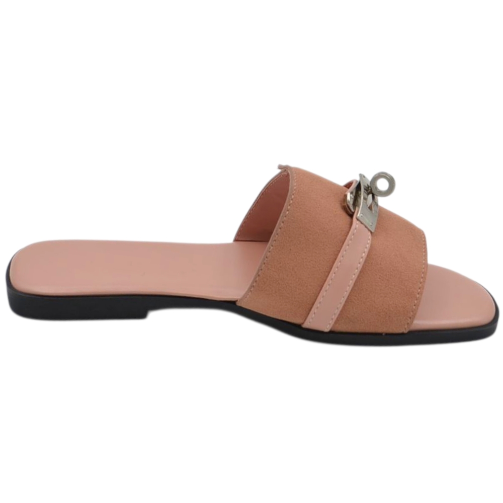 Pantofolina mule donna rosa in ecopelle con fibbia metallica argento tacco basso 1 cm senza chiusura.