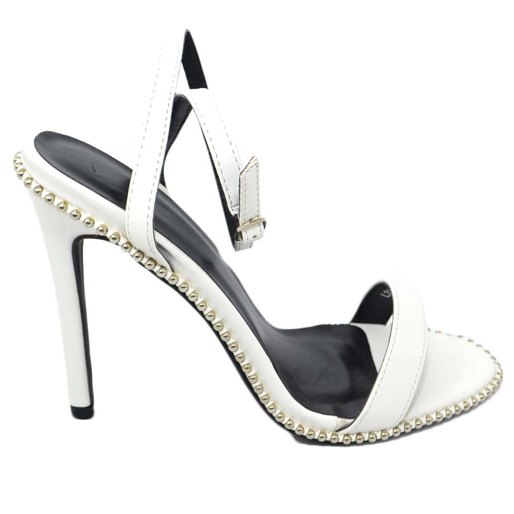 scarpe col tacco incrociate