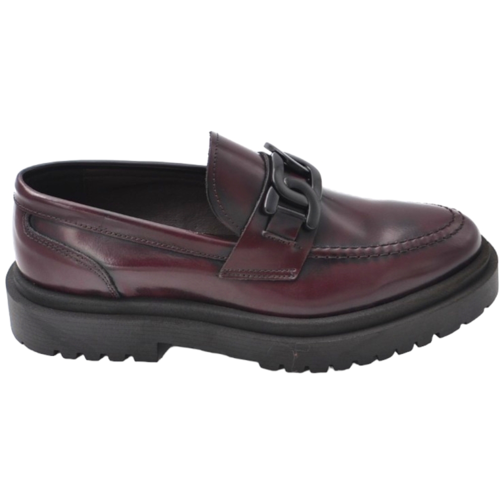 Mocassini uomo college con catena nera in vera pelle abrasivata bordeaux spazzolato fondo gomma alto nero 4,5 cm