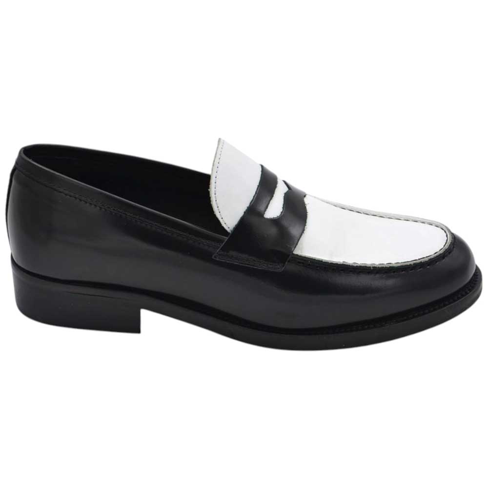 Scarpe mocassino uomo vera pelle abrasivata bicolore nero e bianco con bendina fondo cuoio sottile made in Italy.