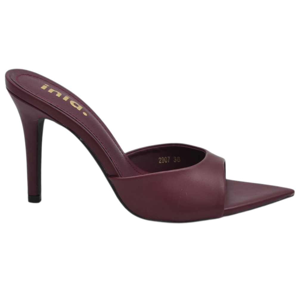 Sabot donna in pellame opaco bordeaux senza chiusura con punta e tacco stiletto 11 cm.