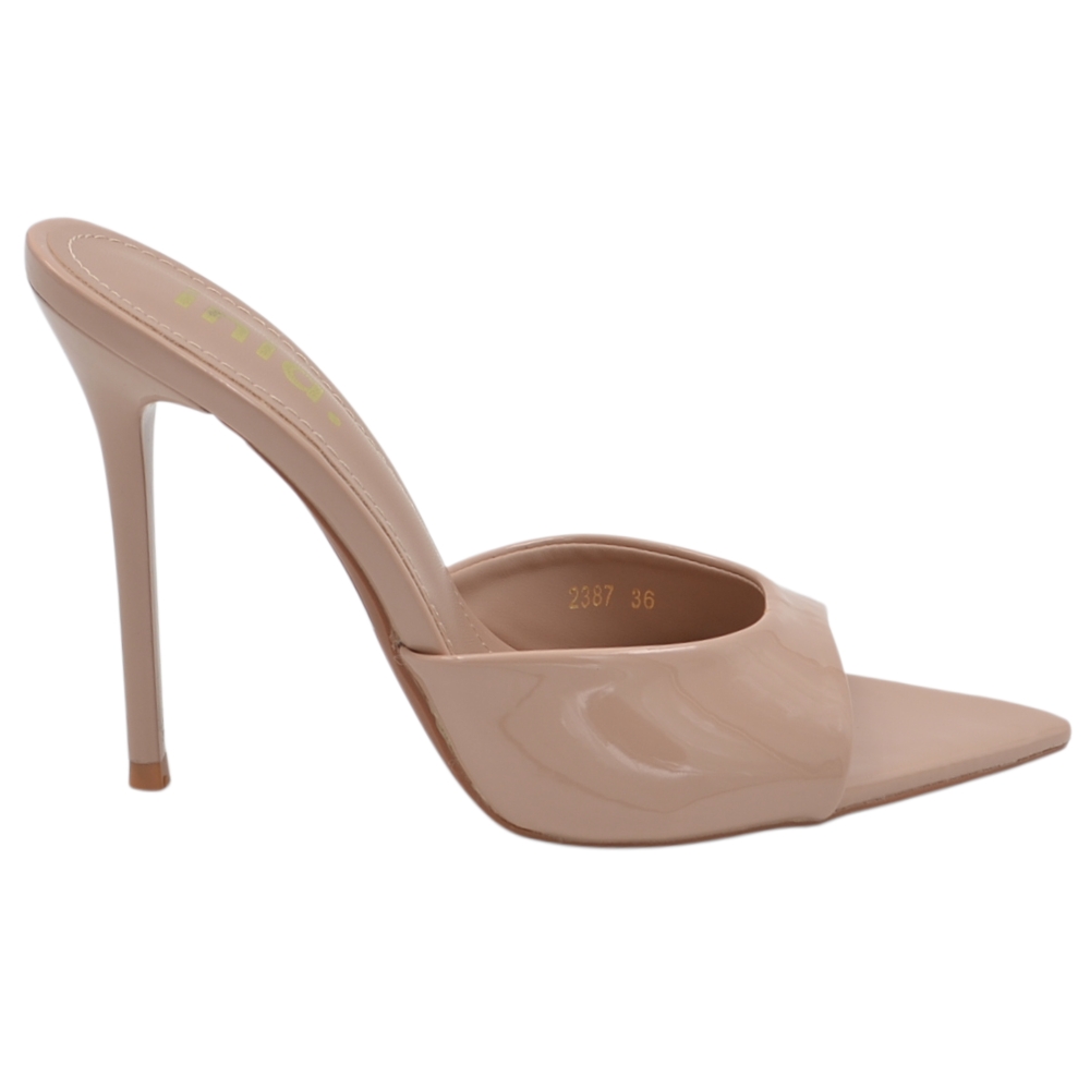 Sabot donna in pellame lucido beige senza chiusura con punta e tacco stiletto 13 cm.