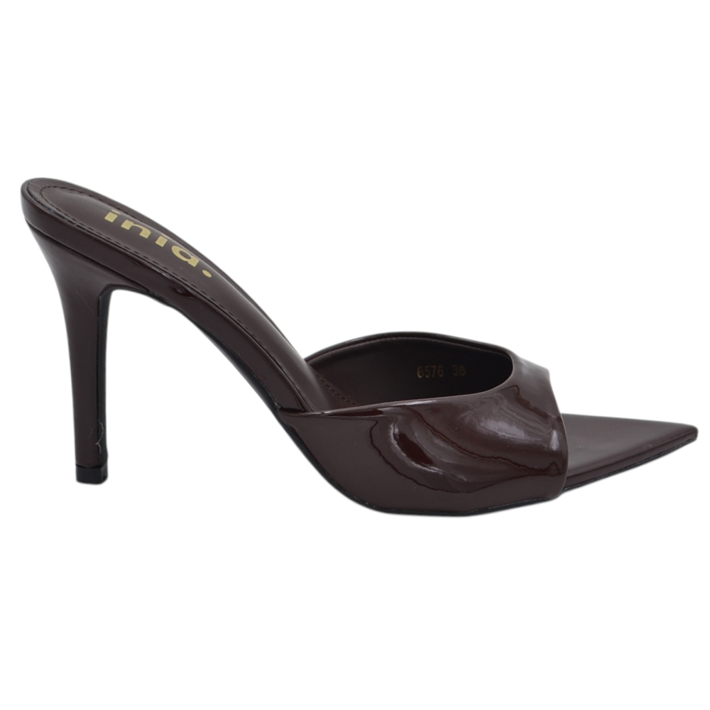Sabot donna in pellame lucido Marrone senza chiusura con punta e tacco stiletto 11 cm.