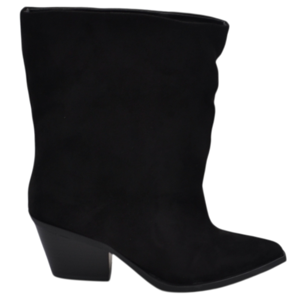 Tronchetto stivaletto donna camoscio nero con gambale overwide slouchy punta e tacco western 5 cm.