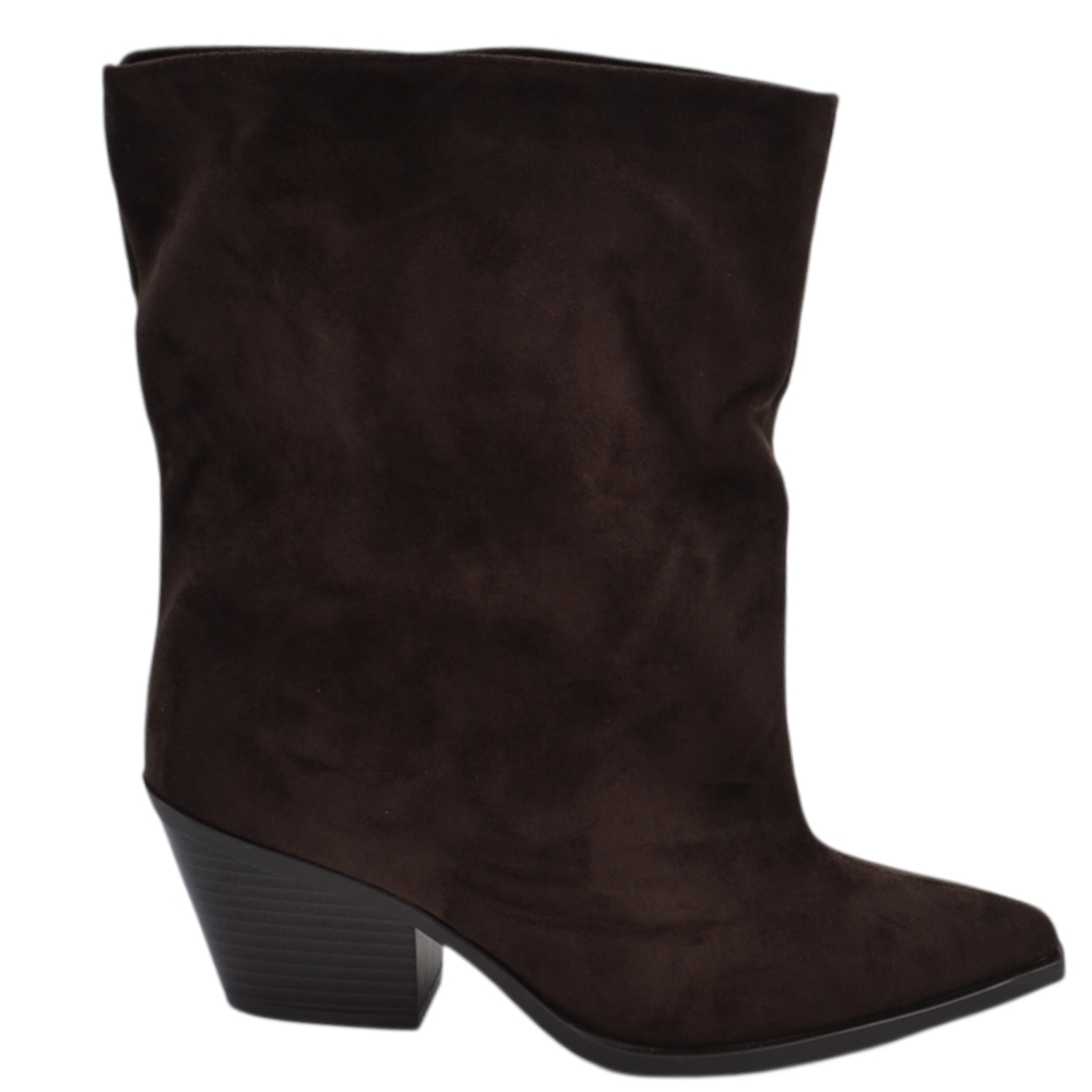 Tronchetto stivaletto donna camoscio testa di moro con gambale overwide slouchy punta e tacco western 5 cm.