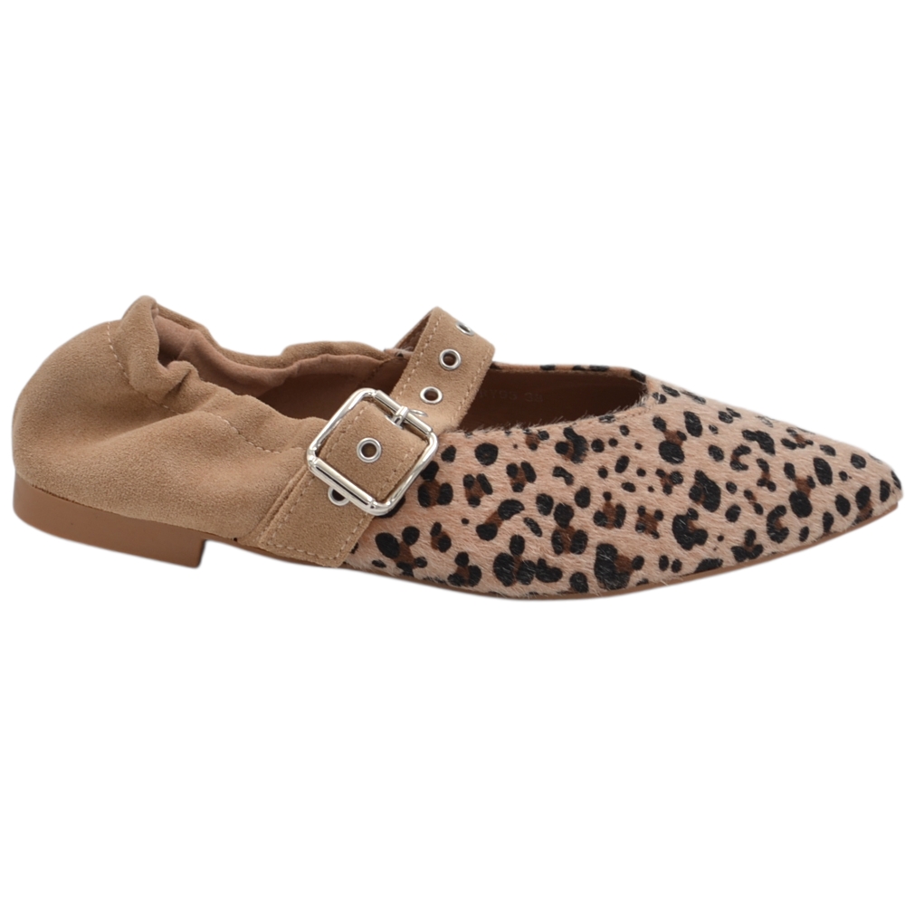 Ballerina Mary Jane donna in tessuto effetto pelo maculato e camoscio cammello con punta affusolata cinturino con fibbie.