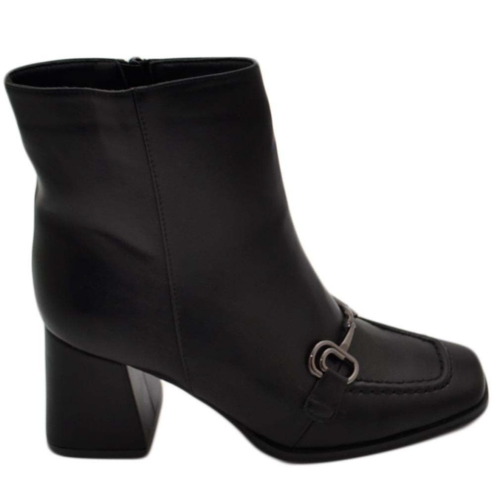 Betsey Johnson Stivaletti Parkker Donna – Punta A Punta E Tacco Gattino – Colore Nero/Argento, Taglia 41 EU