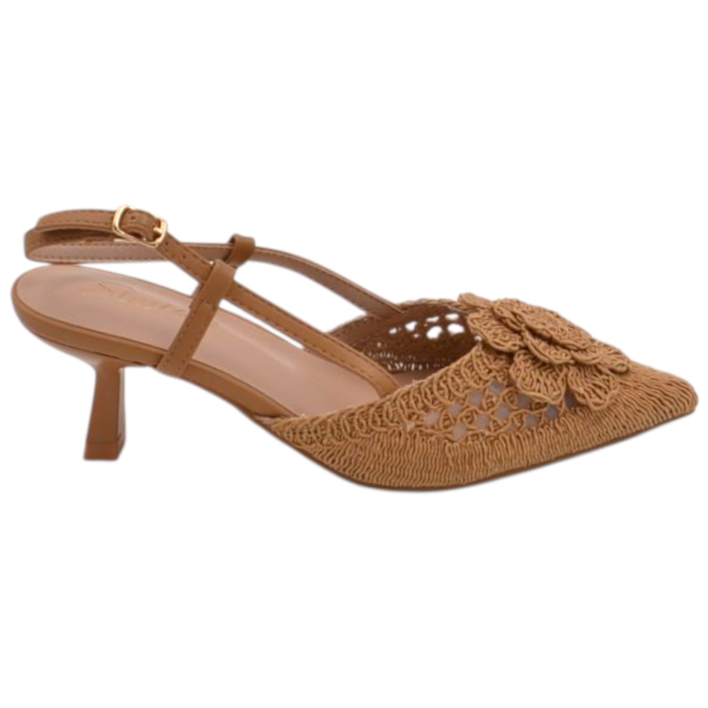 Decollete donna a punta slingback cuoio in tessuto intrecciato e fiore tacco sottile 5cm e cinturino regolabile.