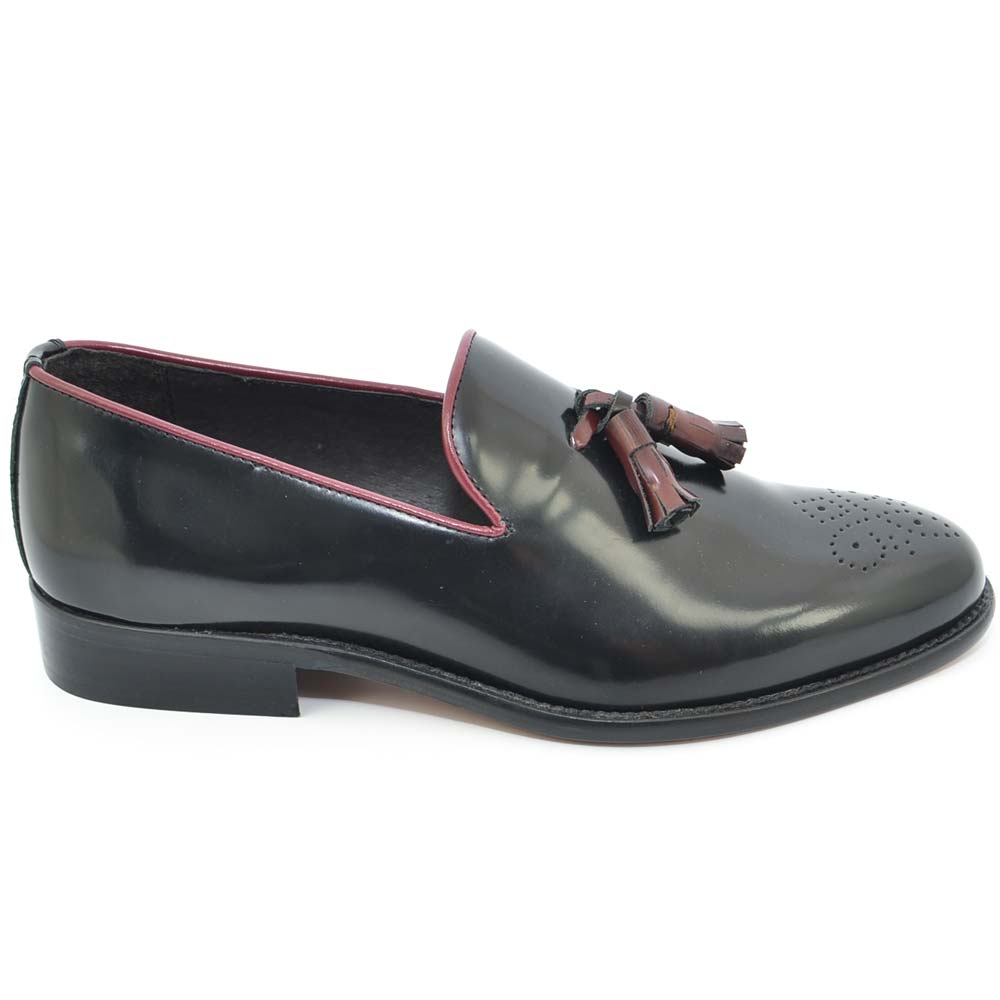 Scarpa mocassino uomo slip on elegante nero con rifiniture bordeaux e bon bon in vera pelle fondo cuoio business