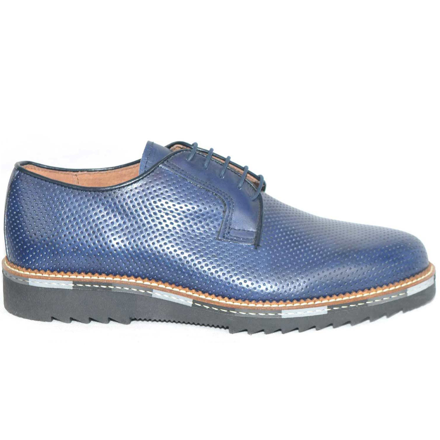 Scarpe uomo stringate inglese blu abrasivato lucido vera pelle made in italy effetto forato interno in vera pelle .