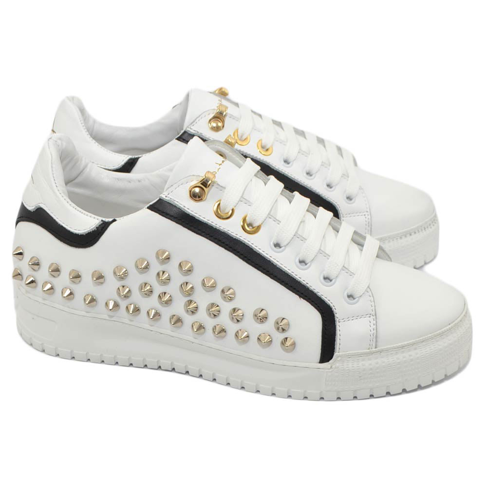 Sneakers bassa uomo ls luisantiago in vera pelle di nappa bianco borchiata fondo alto bianco streetwear handmade italy