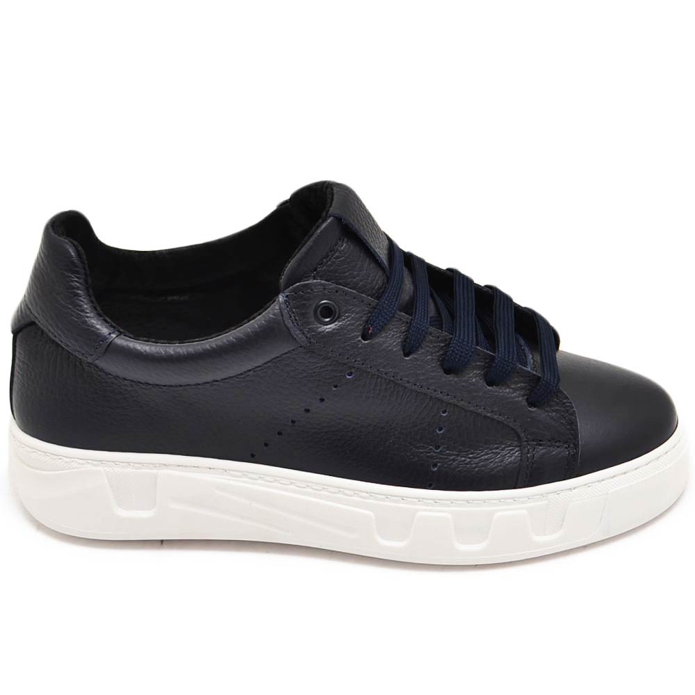 Scarpa sneakers bassa uomo basic vera pelle bottolata blu linea basic fondo in gomma bianco alto PASOL casual