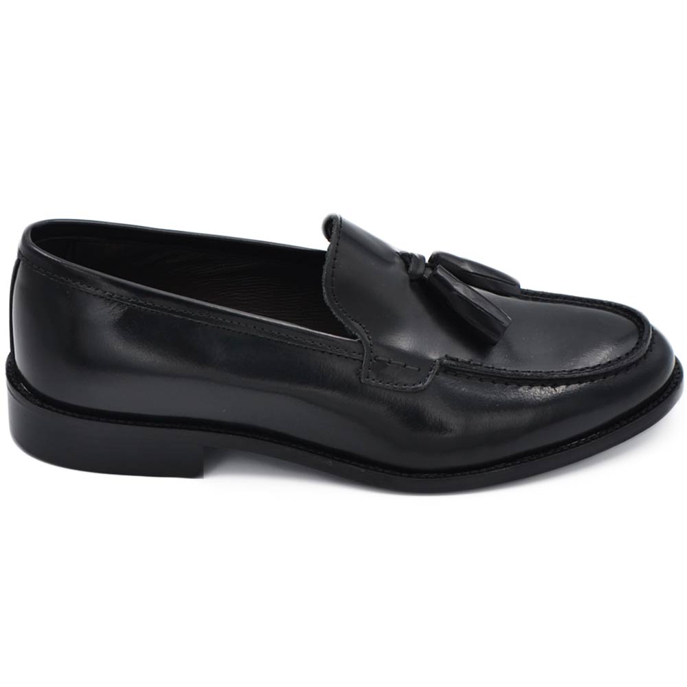 Scarpe mocassino uomo con nappina bon bon in vera pelle nappa nero spazzolato e fondo in cuoio con antiscivolo