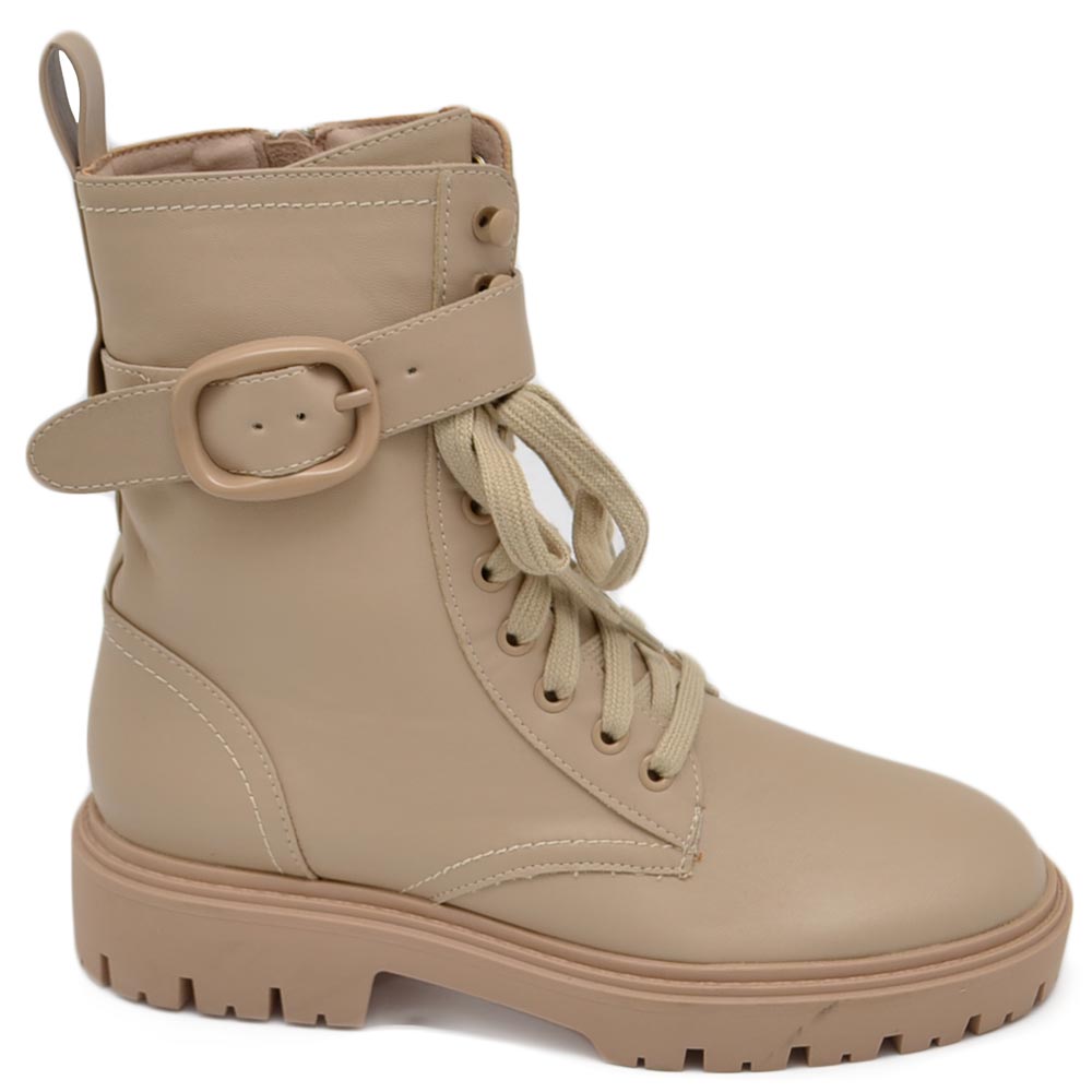 Stivaletto anfibio scarpa donna beige fibbie oro e lacci fondo alto in gomma zigrinata con zip moda linea glamour.