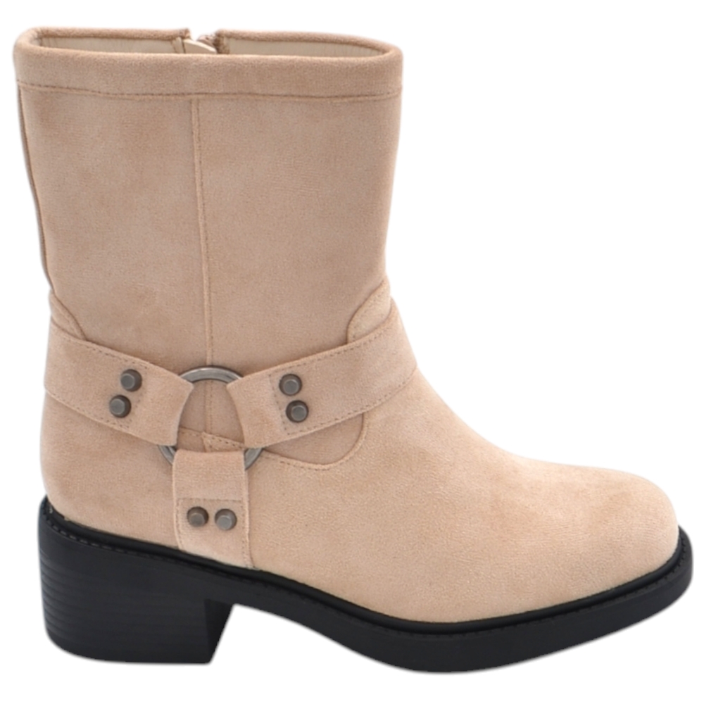 Stivaletto biker donna con fondo roccia alto in camoscio beige fibbia cowboy argento zip laterale pelliccia interna.