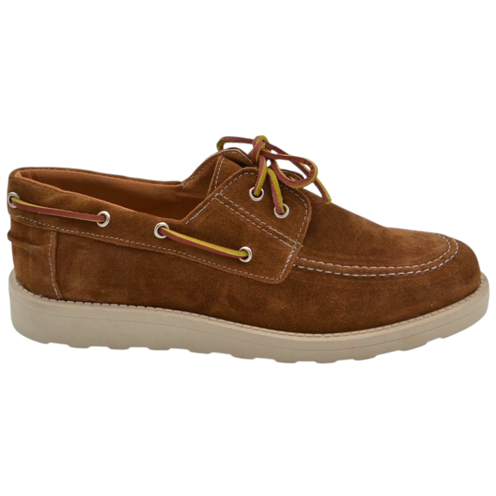 Scarpa mocassino uomo in vero camoscio cuoio con lacci in pelle occhielli argento suola in gomma zigrinata 3 cm